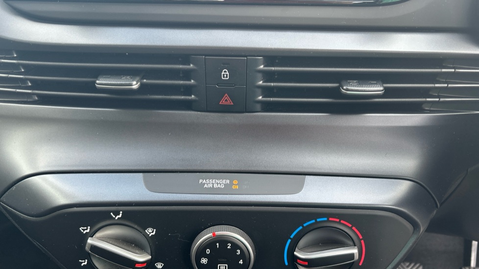 Hyundai i20 1.0T GDi Advance 5dr Petrol Hatchback - Image 27