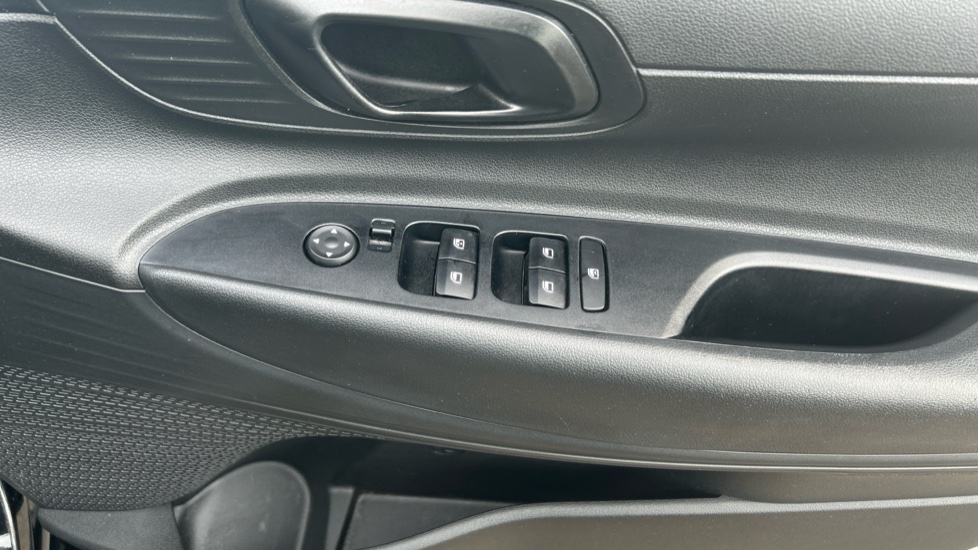 Hyundai i20 1.0T GDi Advance 5dr Petrol Hatchback - Image 44