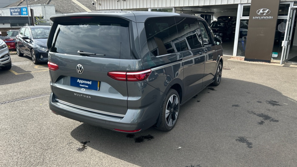 Volkswagen Multivan 2.0 TSI Style 5dr LWB DSG Petrol Estate - Image 44