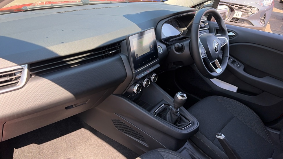 Renault Clio 1.0 TCe 90 Evolution 5dr Petrol Hatchback - Image 9