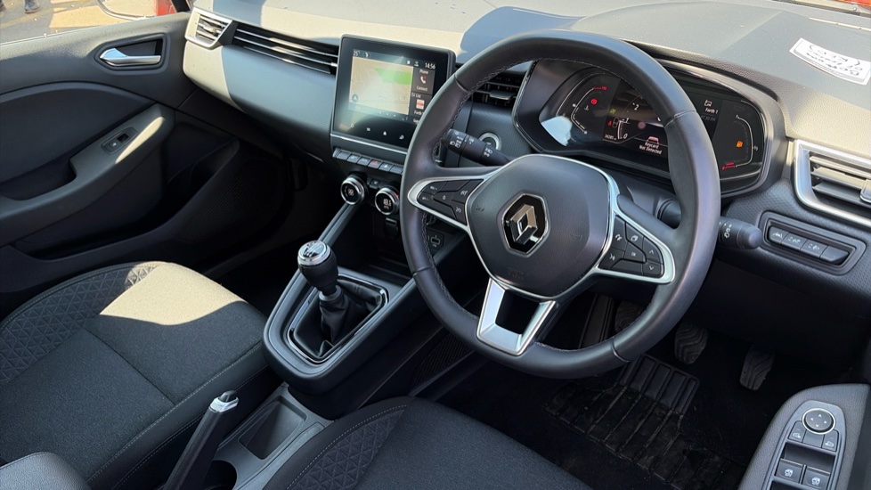 Renault Clio 1.0 TCe 90 Evolution 5dr Petrol Hatchback - Image 11