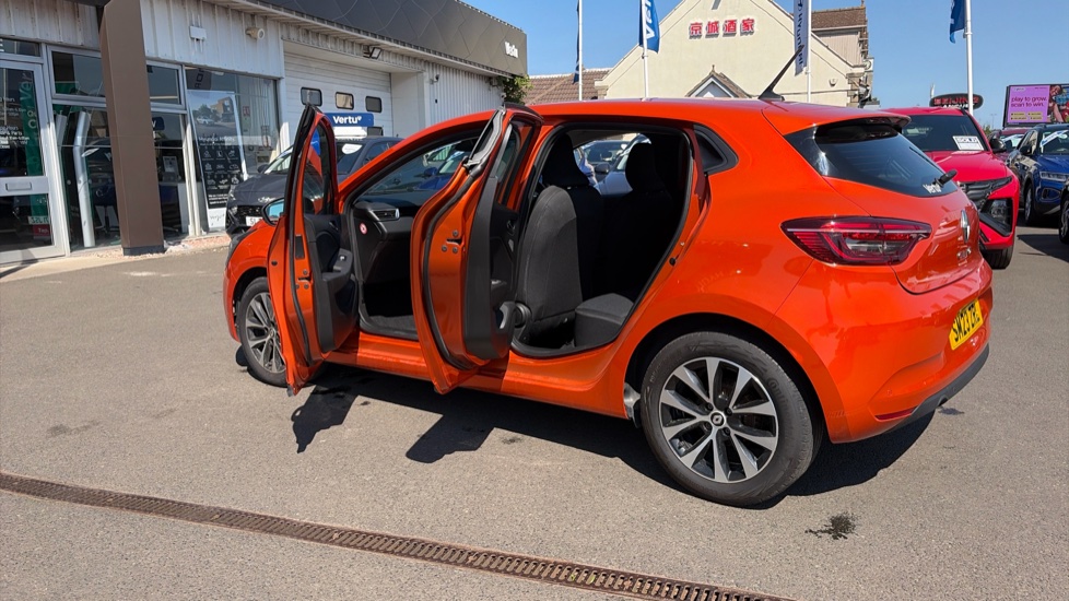 Renault Clio 1.0 TCe 90 Evolution 5dr Petrol Hatchback - Image 40
