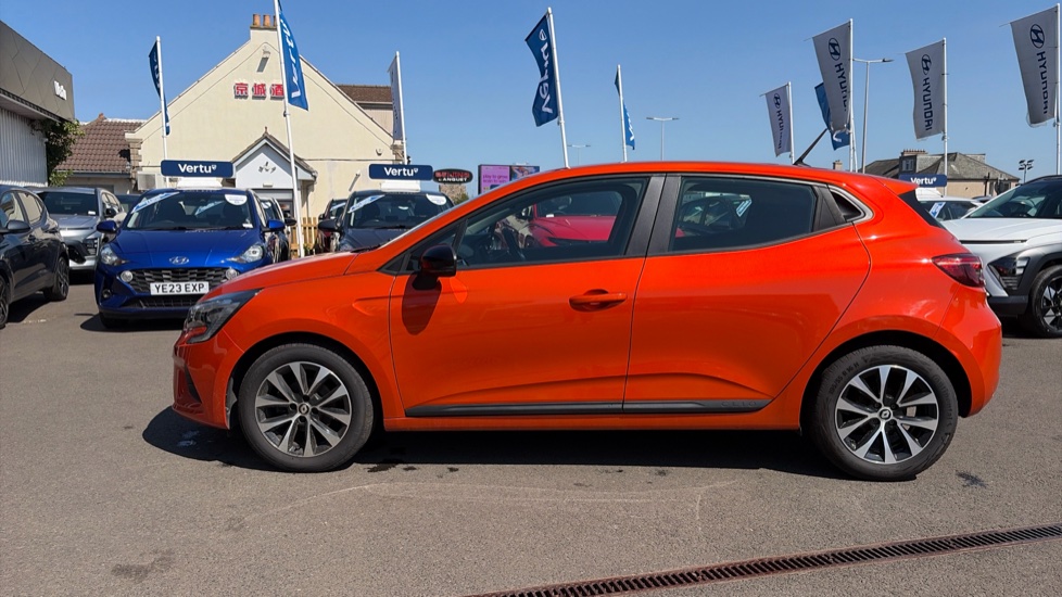 Renault Clio 1.0 TCe 90 Evolution 5dr Petrol Hatchback - Image 41