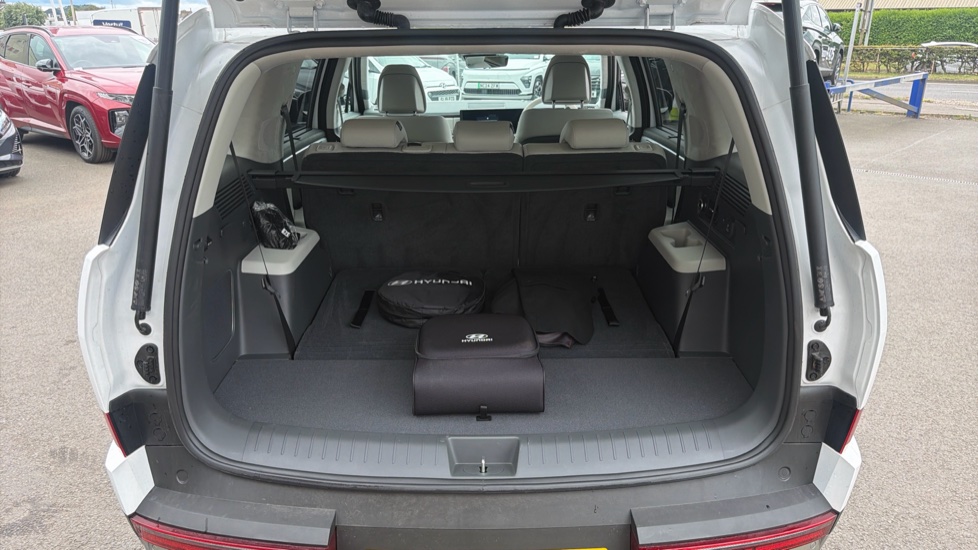 Hyundai SANTA FE 1.6 TGDi Plug-in Hybrid Ultimate 5dr 4WD Auto Estate - Image 4
