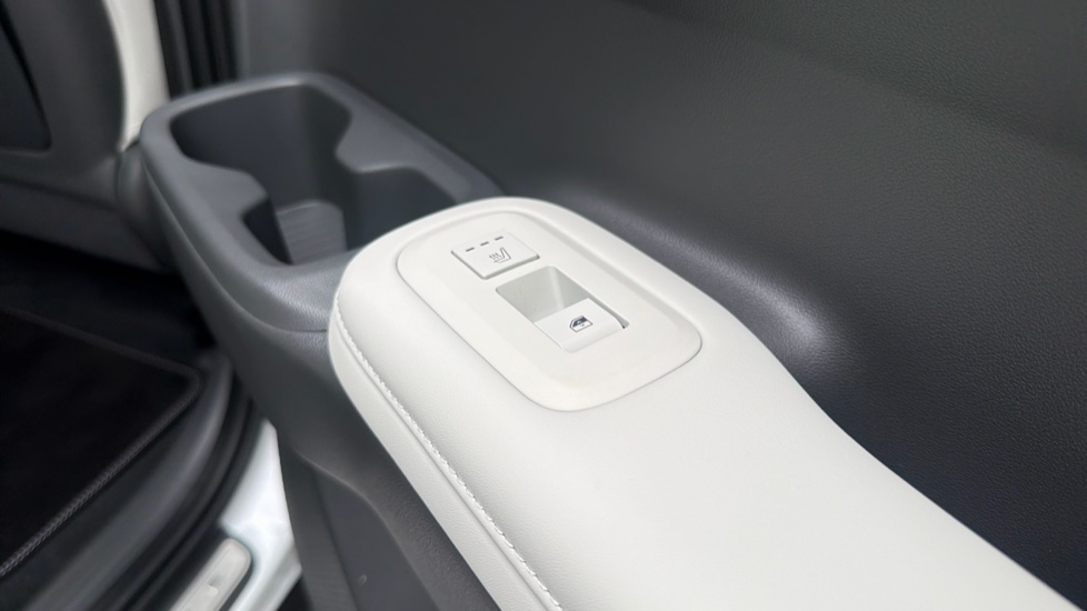 Hyundai SANTA FE 1.6 TGDi Plug-in Hybrid Ultimate 5dr 4WD Auto Estate - Image 22