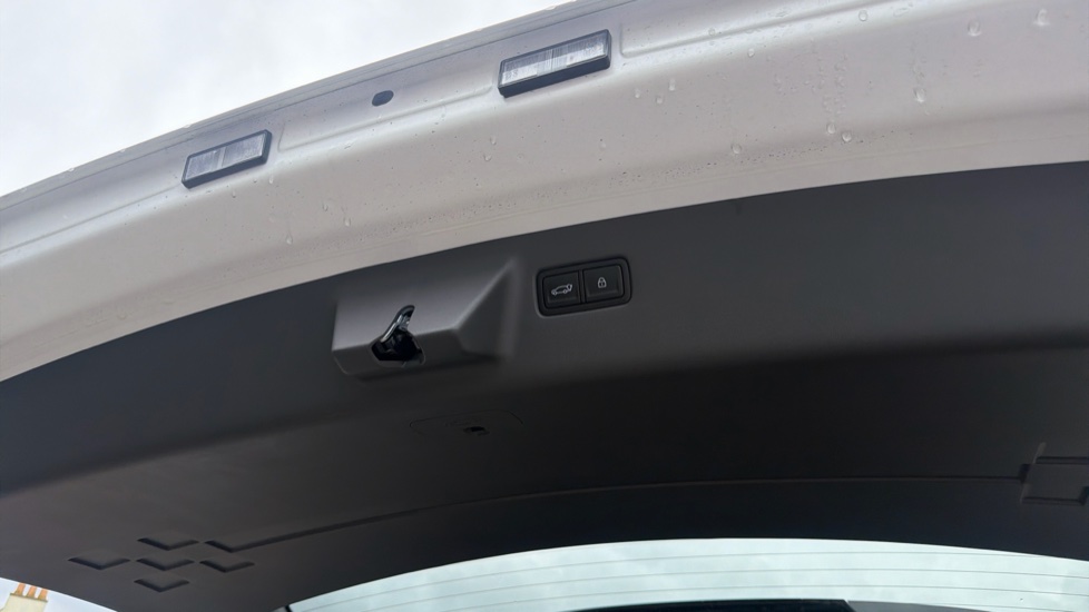 Hyundai SANTA FE 1.6 TGDi Plug-in Hybrid Ultimate 5dr 4WD Auto Estate - Image 26