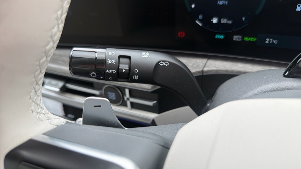 Hyundai SANTA FE 1.6 TGDi Plug-in Hybrid Ultimate 5dr 4WD Auto Estate - Image 37