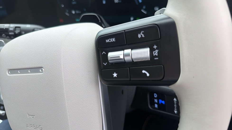 Hyundai SANTA FE 1.6 TGDi Plug-in Hybrid Ultimate 5dr 4WD Auto Estate - Image 38