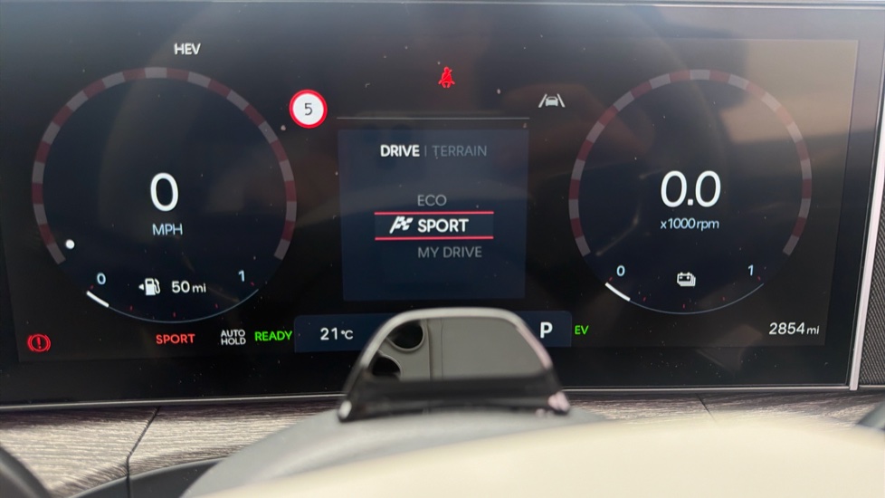 Hyundai SANTA FE 1.6 TGDi Plug-in Hybrid Ultimate 5dr 4WD Auto Estate - Image 41