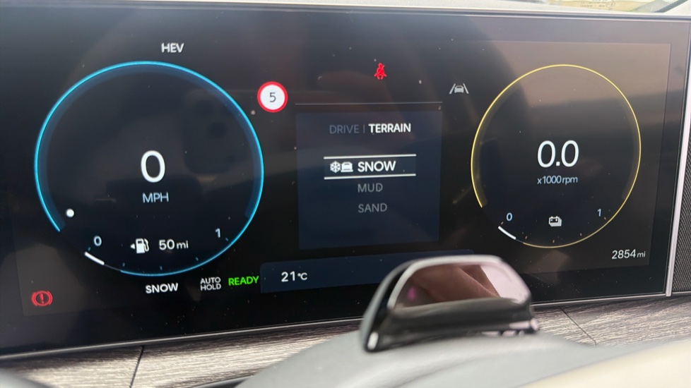 Hyundai SANTA FE 1.6 TGDi Plug-in Hybrid Ultimate 5dr 4WD Auto Estate - Image 42
