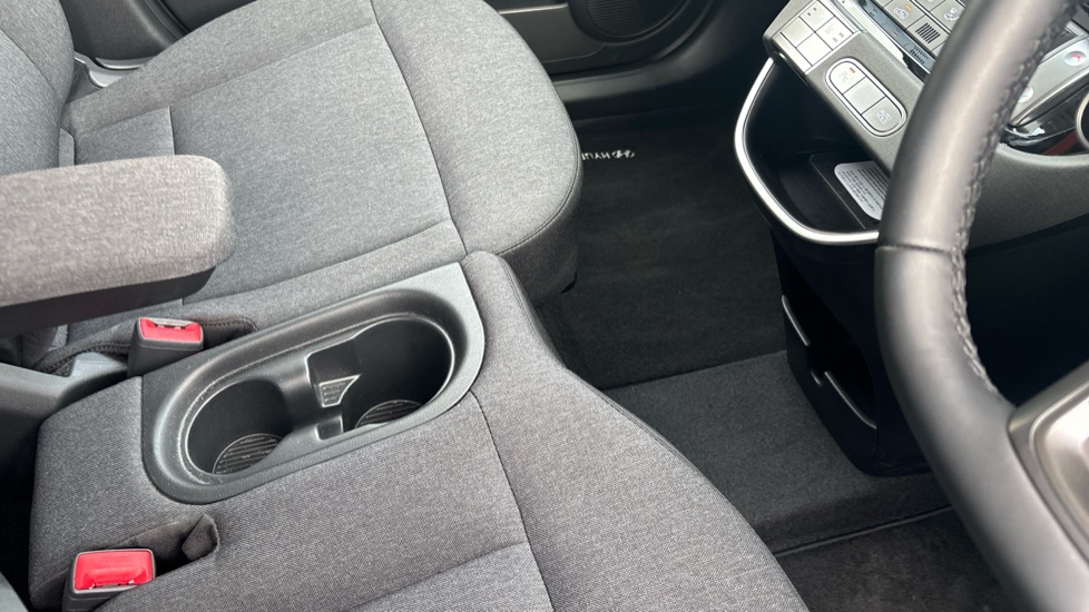 Hyundai INSTER 85kW 02 49kWh 5dr Auto Electric Hatchback - Image 13