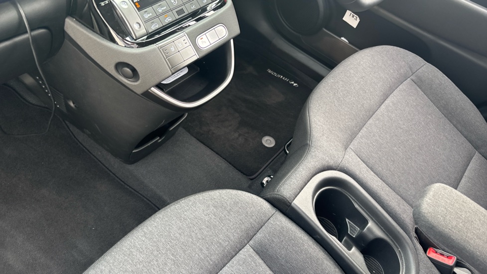 Hyundai INSTER 85kW 02 49kWh 5dr Auto Electric Hatchback - Image 14