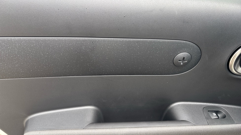 Hyundai INSTER 85kW 02 49kWh 5dr Auto Electric Hatchback - Image 35