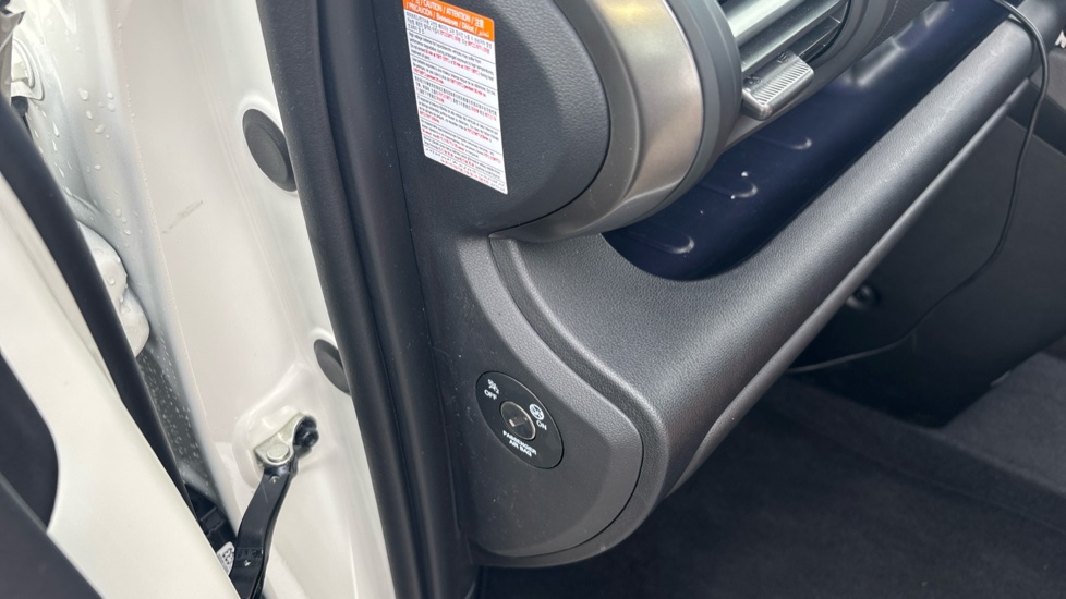 Hyundai INSTER 85kW 02 49kWh 5dr Auto Electric Hatchback - Image 39