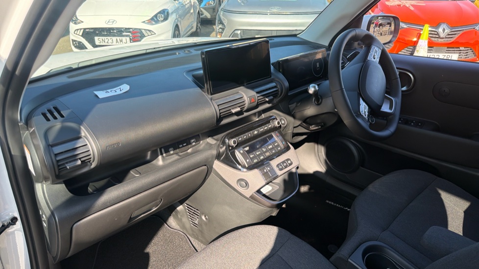 Hyundai INSTER 85kW 02 49kWh 5dr Auto Electric Hatchback - Image 9