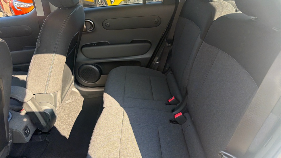 Hyundai INSTER 85kW 02 49kWh 5dr Auto Electric Hatchback - Image 16