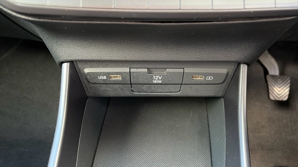 Hyundai i20 1.0T GDi 48V MHD Premium 5dr Petrol Hatchback - Image 35