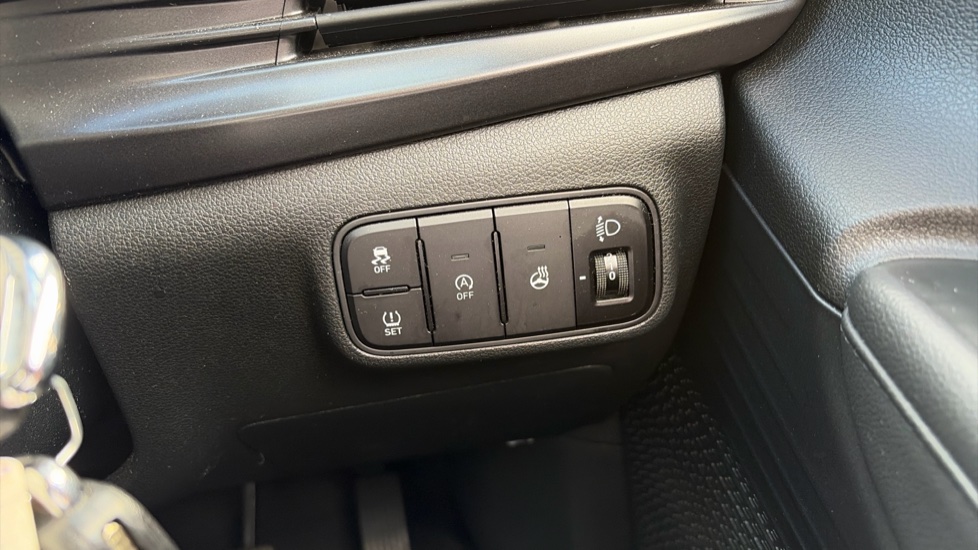 Hyundai i20 1.0T GDi 48V MHD Premium 5dr Petrol Hatchback - Image 37