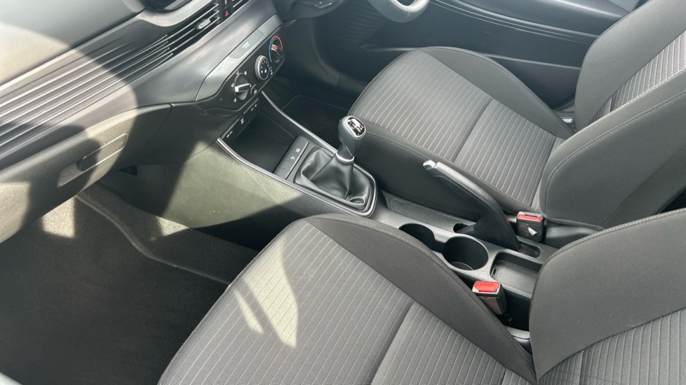 Hyundai i20 1.0T GDi 48V MHD SE Connect 5dr Petrol Hatchback - Image 9