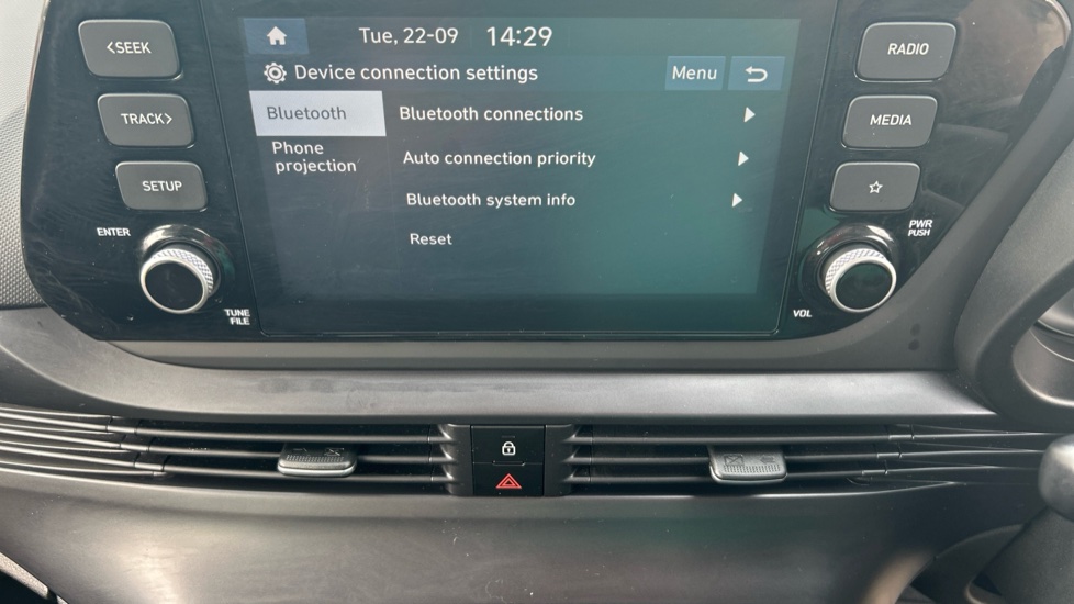 Hyundai i20 1.0T GDi 48V MHD SE Connect 5dr Petrol Hatchback - Image 38