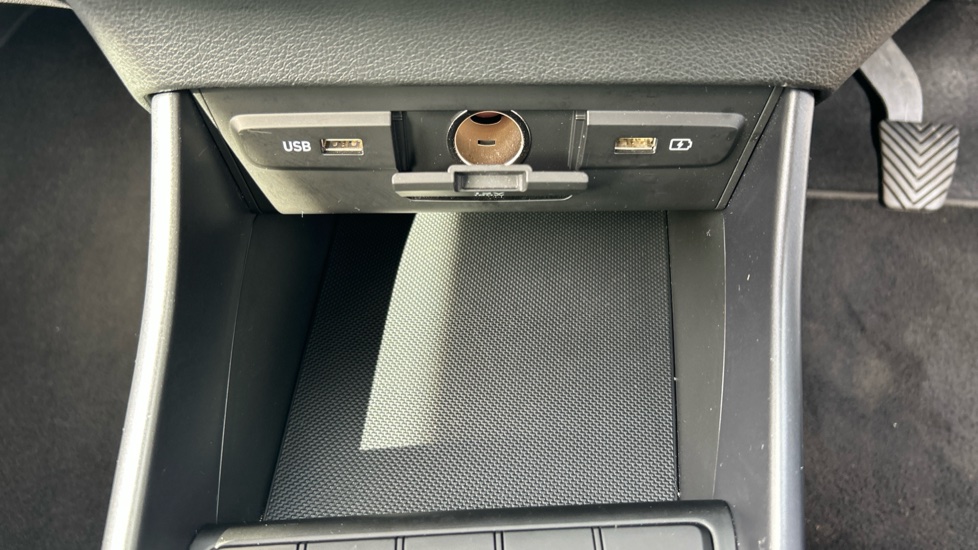 Hyundai i20 1.0T GDi 48V MHD SE Connect 5dr Petrol Hatchback - Image 41