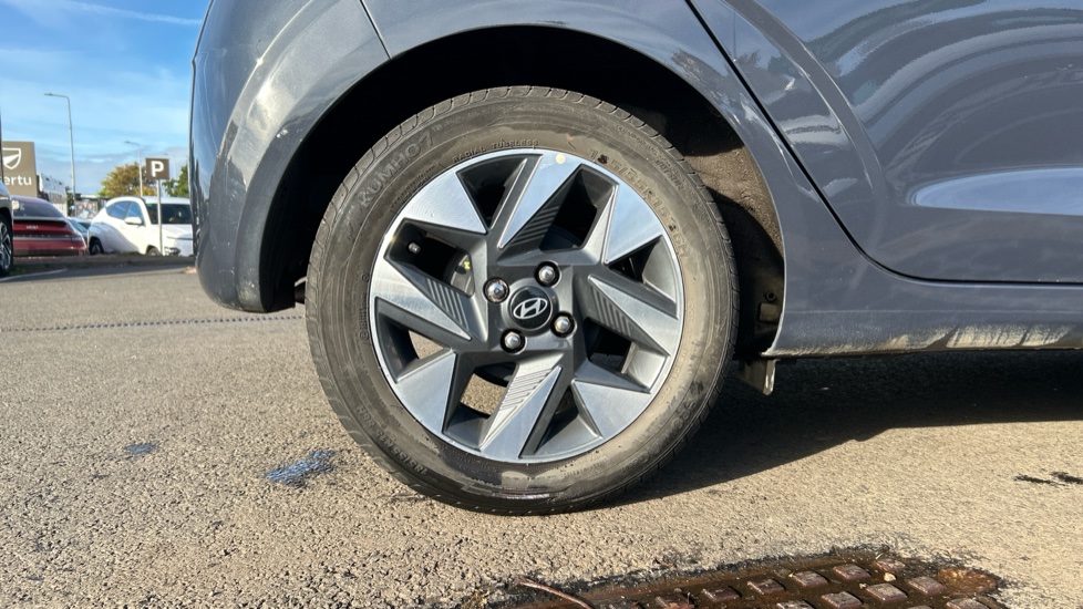 Hyundai i10 1.2 Advance 5dr Petrol Hatchback - Image 7