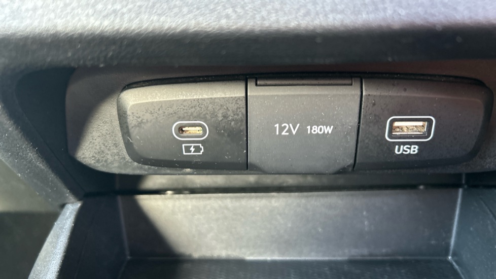 Hyundai i10 1.2 Advance 5dr Petrol Hatchback - Image 24