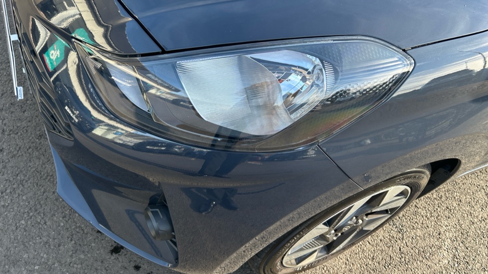 Hyundai i10 1.2 Advance 5dr Petrol Hatchback - Image 32