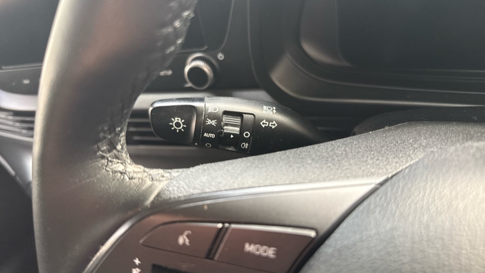 Hyundai i20 1.0T GDi Premium 5dr Petrol Hatchback - Image 22
