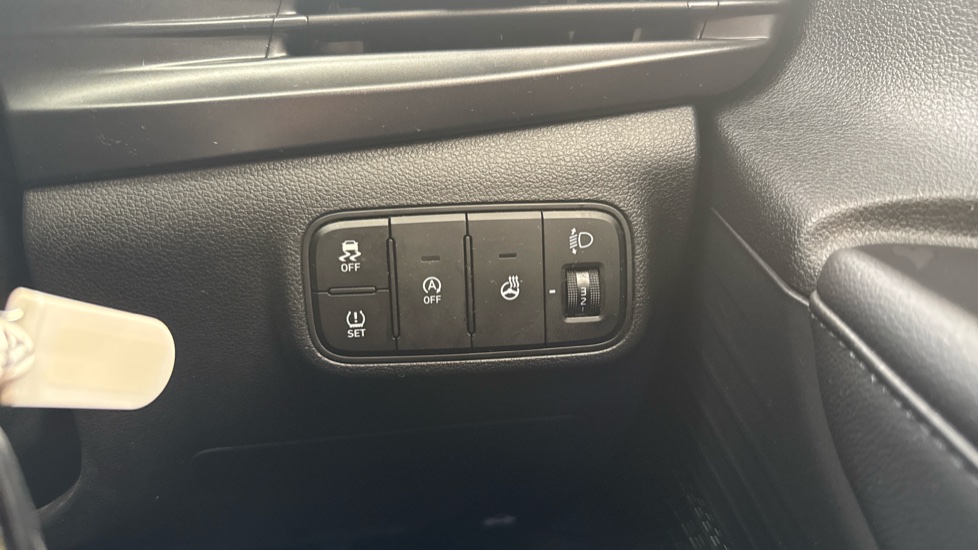 Hyundai i20 1.0T GDi Premium 5dr Petrol Hatchback - Image 27
