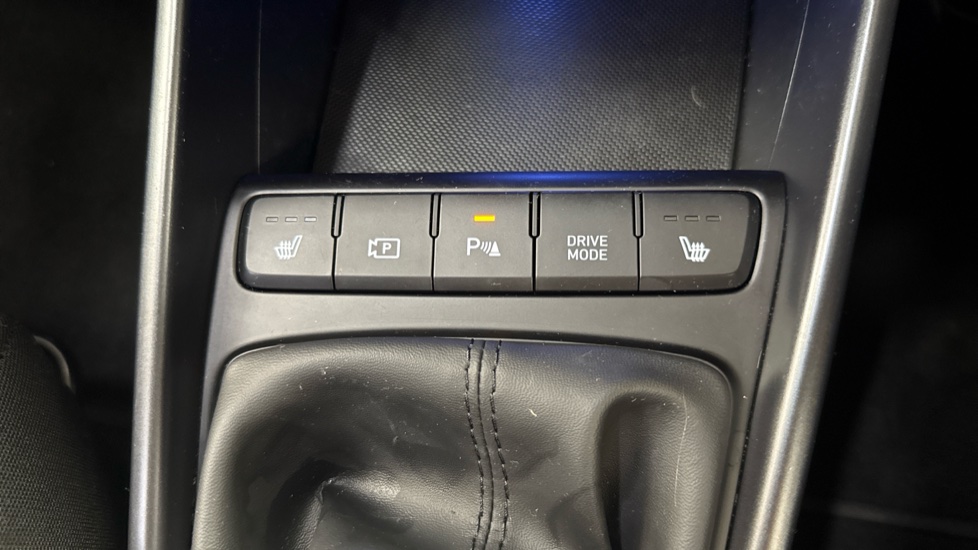 Hyundai i20 1.0T GDi Premium 5dr Petrol Hatchback - Image 31
