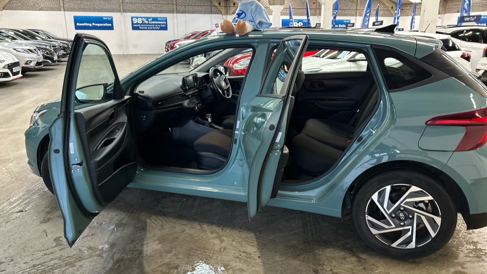 Hyundai i20 1.0T GDi Advance 5dr DCT Petrol Hatchback - Image 31