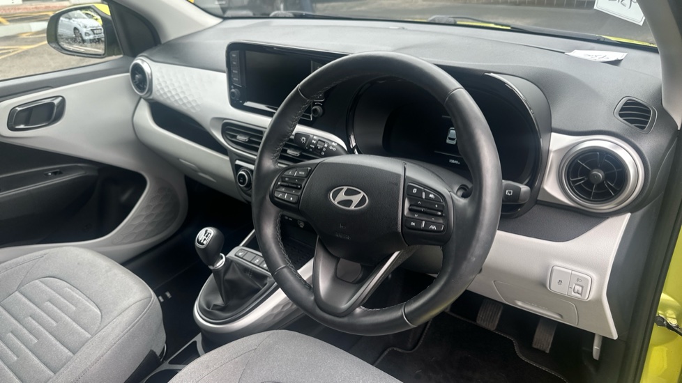 Hyundai i10 1.0 [63] Premium 5dr [Nav] Petrol Hatchback - Image 11