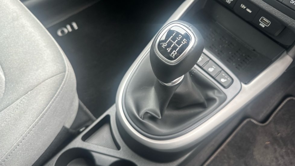 Hyundai i10 1.0 [63] Premium 5dr [Nav] Petrol Hatchback - Image 13