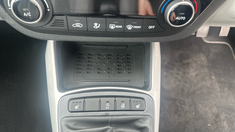 Hyundai i10 1.0 [63] Premium 5dr [Nav] Petrol Hatchback - Image 14
