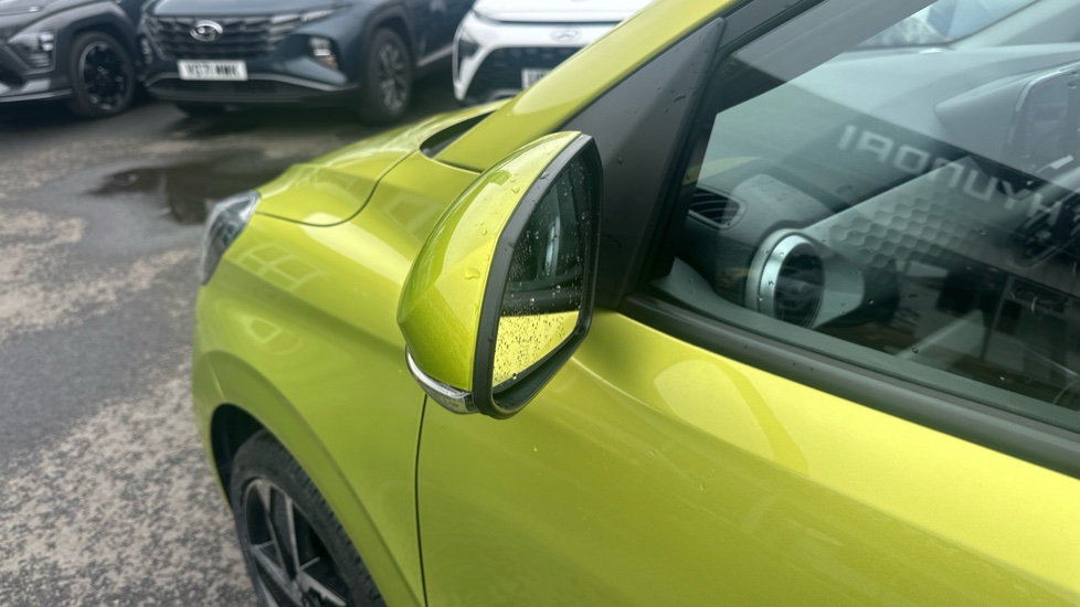 Hyundai i10 1.0 [63] Premium 5dr [Nav] Petrol Hatchback - Image 25