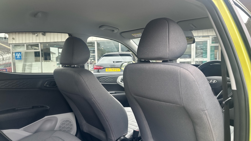 Hyundai i10 1.0 [63] Premium 5dr [Nav] Petrol Hatchback - Image 34