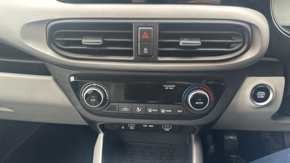 Hyundai i10 1.0 [63] Premium 5dr [Nav] Petrol Hatchback - Image 39