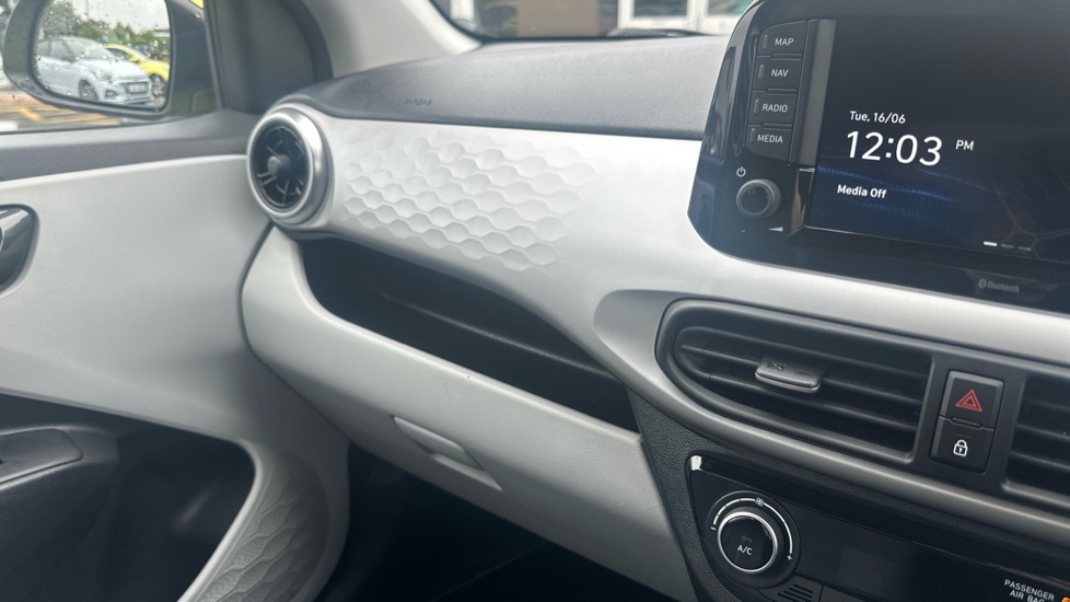Hyundai i10 1.0 [63] Premium 5dr [Nav] Petrol Hatchback - Image 42