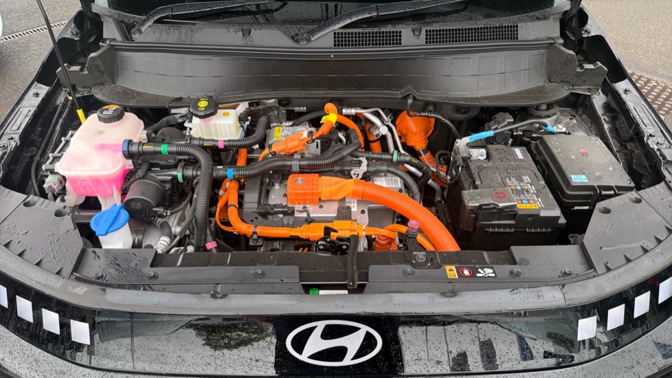 Hyundai INSTER 85kW Cross 49kWh 5dr Auto Electric Hatchback - Image 8