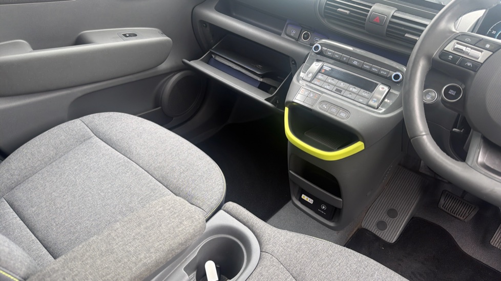 Hyundai INSTER 85kW Cross 49kWh 5dr Auto Electric Hatchback - Image 14
