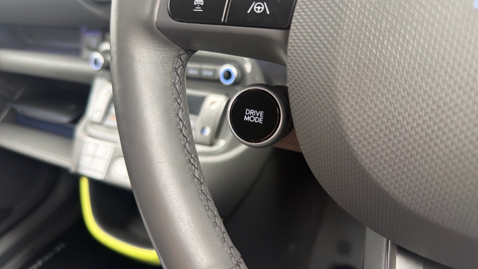 Hyundai INSTER 85kW Cross 49kWh 5dr Auto Electric Hatchback - Image 21