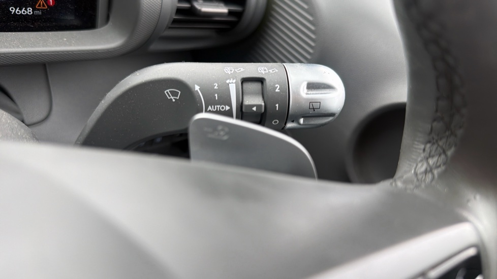 Hyundai INSTER 85kW Cross 49kWh 5dr Auto Electric Hatchback - Image 27