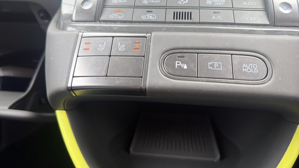 Hyundai INSTER 85kW Cross 49kWh 5dr Auto Electric Hatchback - Image 32