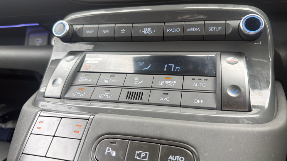 Hyundai INSTER 85kW Cross 49kWh 5dr Auto Electric Hatchback - Image 33