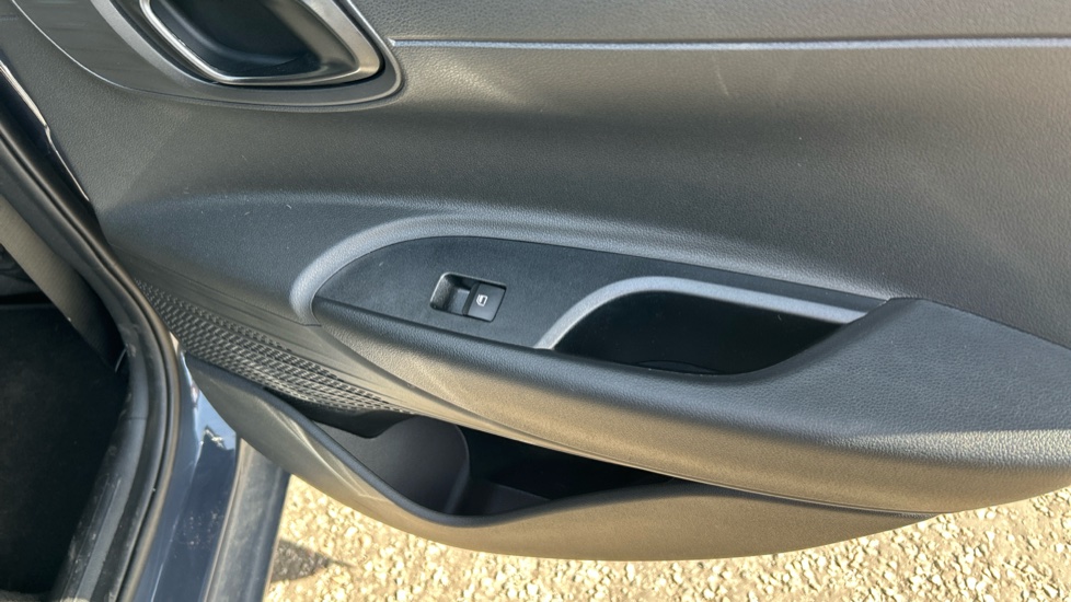 Hyundai i20 1.0T GDi 90 Black Line 5dr Petrol Hatchback - Image 25