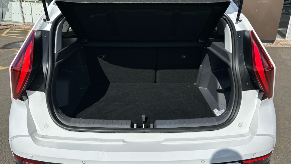 Hyundai BAYON 1.0 TGDi [90] Tech Line 5dr Petrol Hatchback - Image 4