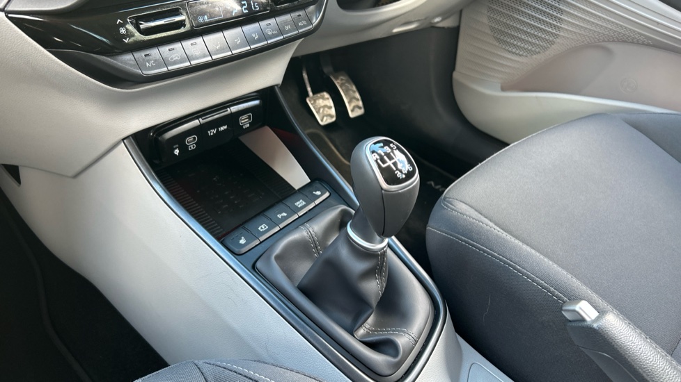 Hyundai BAYON 1.0 TGDi [90] Tech Line 5dr Petrol Hatchback - Image 13