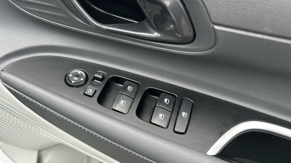 Hyundai BAYON 1.0 TGDi [90] Tech Line 5dr Petrol Hatchback - Image 37