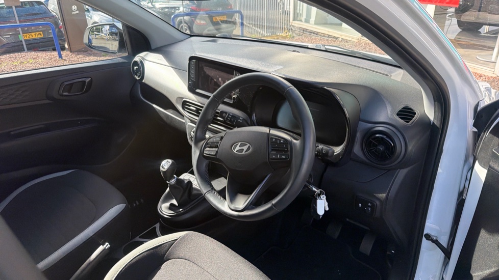 Hyundai i10 1.0 [63] Advance 5dr [Nav] Petrol Hatchback - Image 11